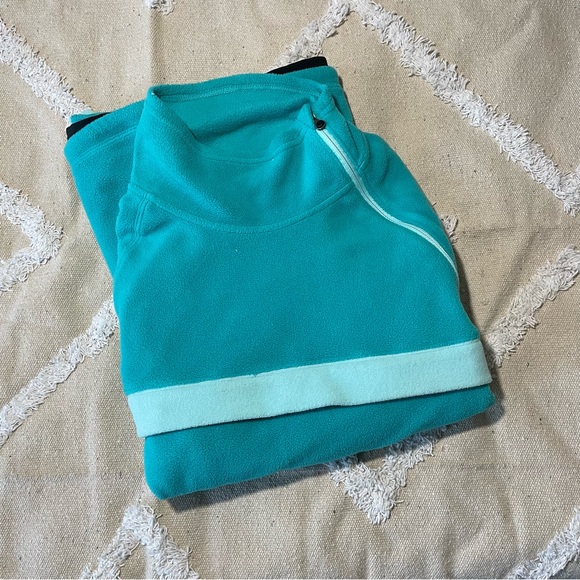 The North Face Polartec Classic Pull Over Jacket - Picture 6 of 6